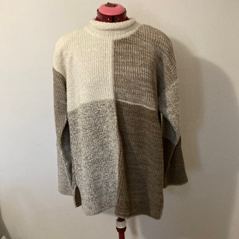 CARRIAGE COURT Small vintage Sweater roll neckline. Drop shoulder patch design